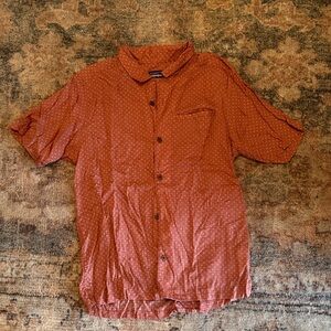 Patagonia Men's Short-Sleeve Button-Down Shirt in Rust with Microdot Print